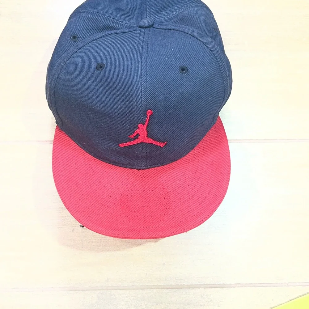 Jordan Jumpman Flat Brim Baseball Cap Navy Red 192169-010 Size 8